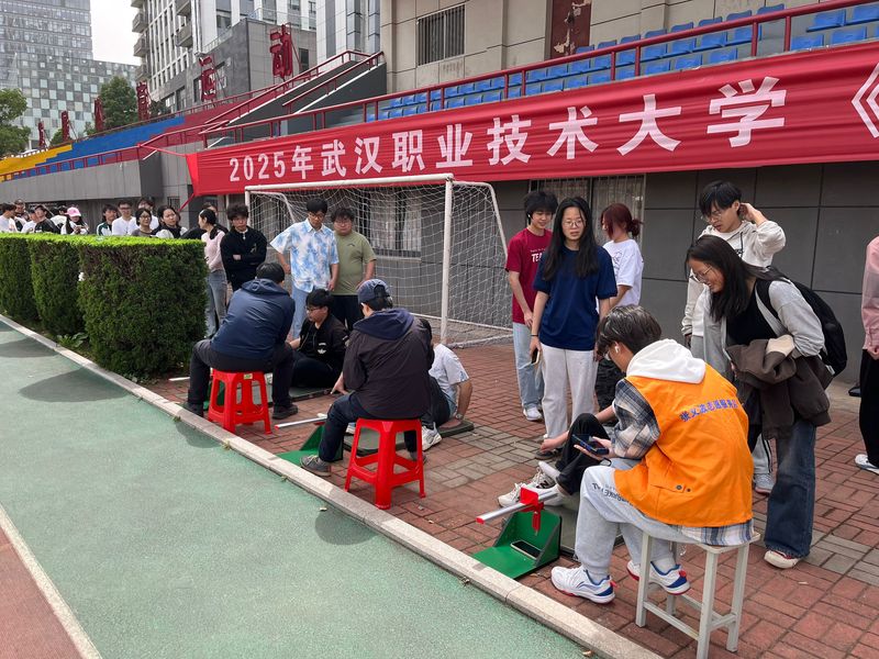 青春力量 燃爆赛场！武汉职大体...